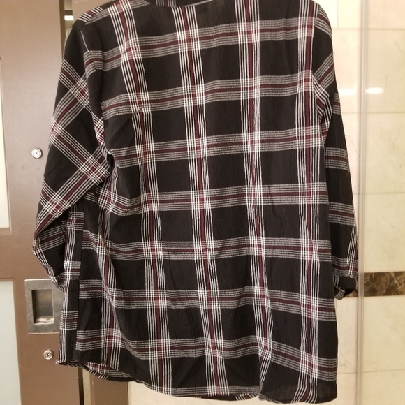 💝V neck flannel button up - Picture 4 of 5
